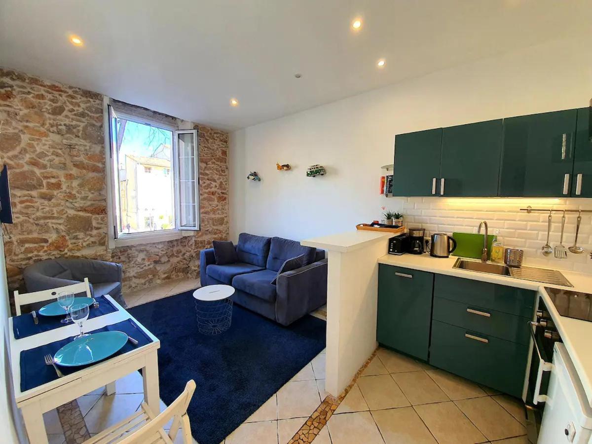 Freshly Tastefully Renovated Apartments In Heart Of Old Antibes Exterior photo