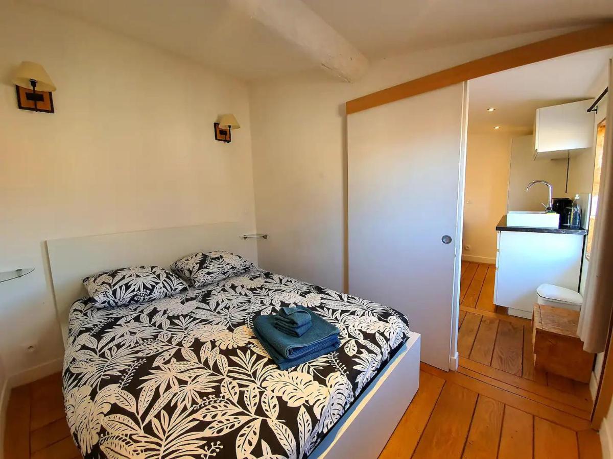 Freshly Tastefully Renovated Apartments In Heart Of Old Antibes Exterior photo