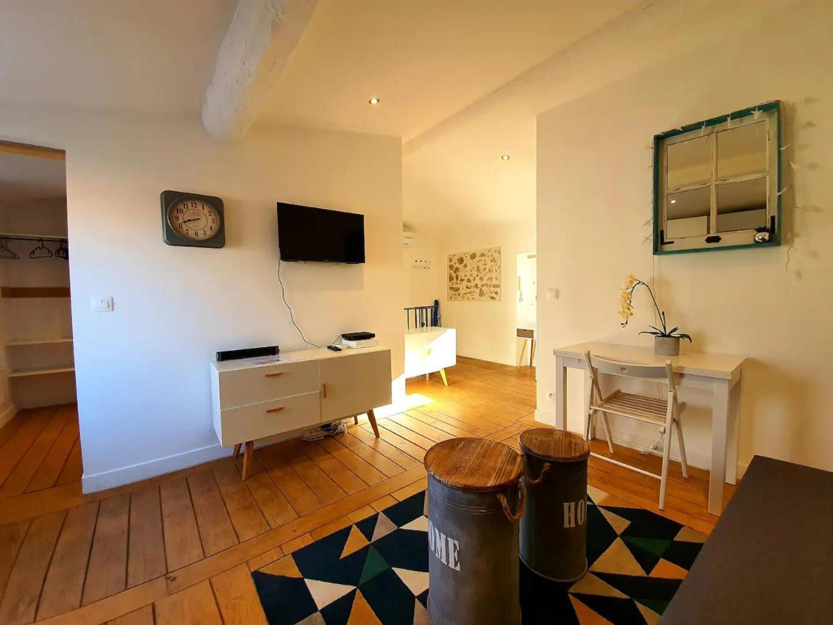 Freshly Tastefully Renovated Apartments In Heart Of Old Antibes Exterior photo