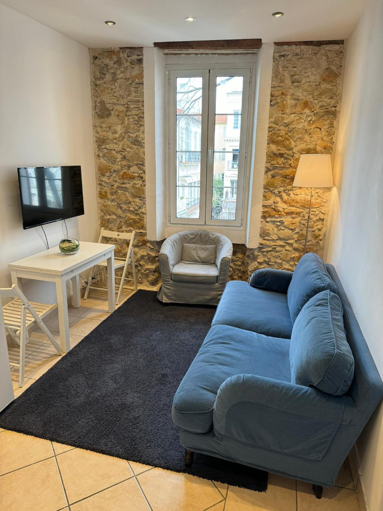 Freshly Tastefully Renovated Apartments In Heart Of Old Antibes Exterior photo